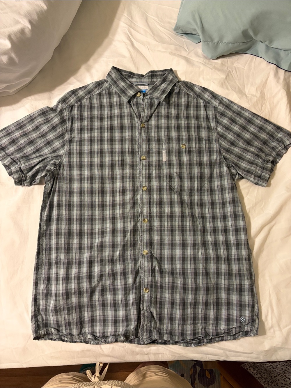 Classic Men's Short-Sleeve Plaid Button-Up Shirt - Gray